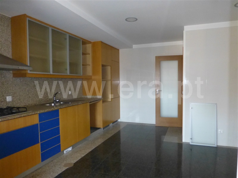 Apartamento T4 / Vila Nova de Gaia, Santa Marinha e São Pedro da Afurada