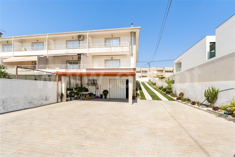 Moradia em Banda T3 / Penafiel, Paço de Sousa