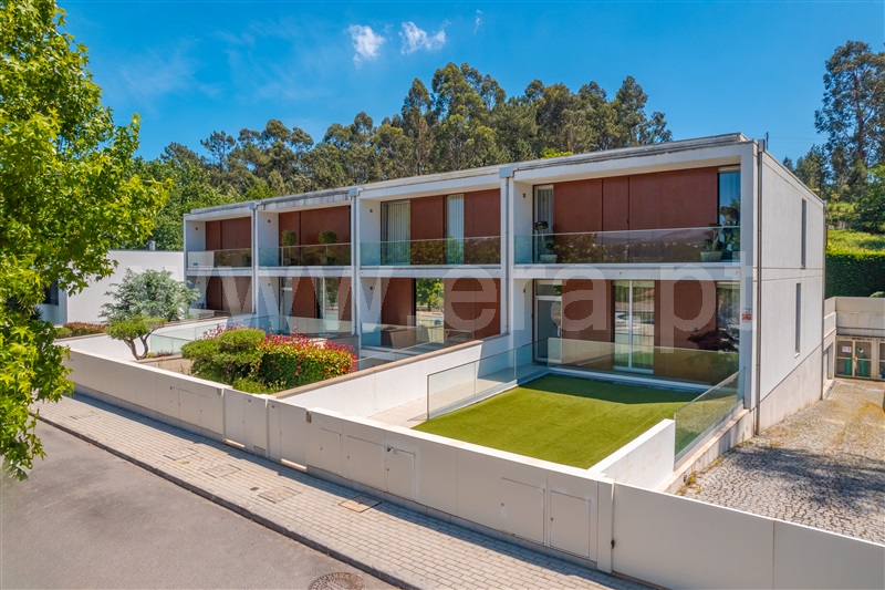 Moradia em Banda T4 / Paços de Ferreira, Paços de Ferreira