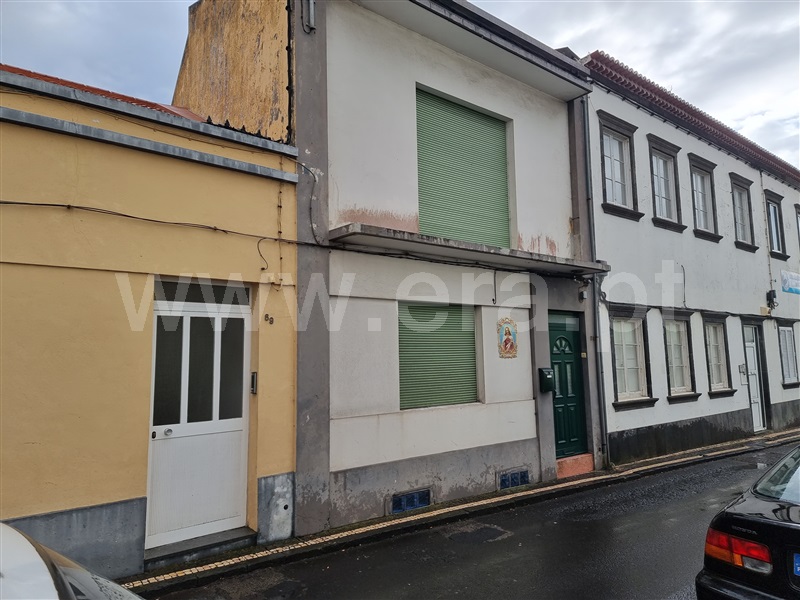 Moradia Geminada T2 / Ponta Delgada, Santa Clara