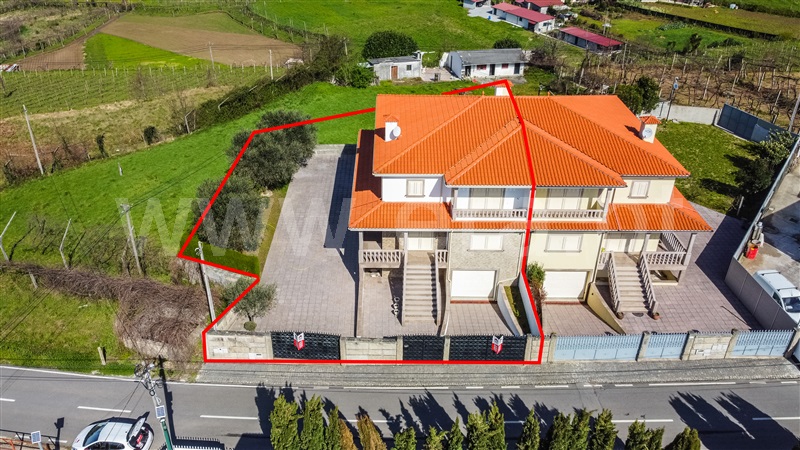 Moradia Geminada T3 / Felgueiras, Pinheiro
