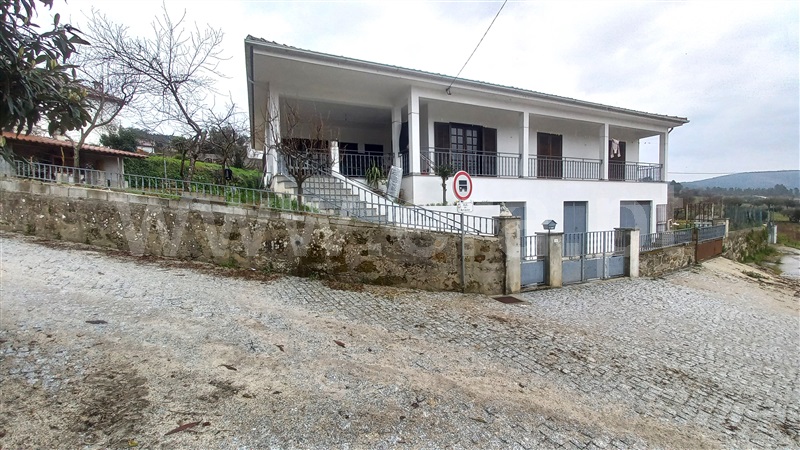 Moradia Isolada T3 / Chaves, Anelhe