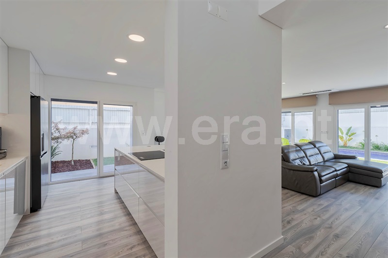 Moradia T4 à venda em Quinta de Valadares, Seixal — foto 10