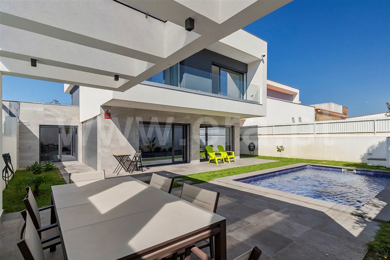 Moradia T4 à venda em Quinta de Valadares, Seixal — foto 4