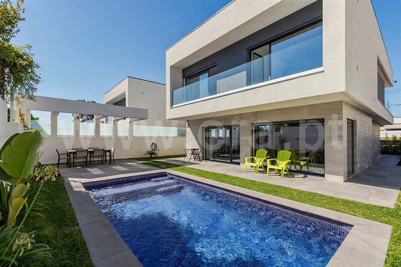 Moradia T4 à venda em Quinta de Valadares, Seixal — foto 2