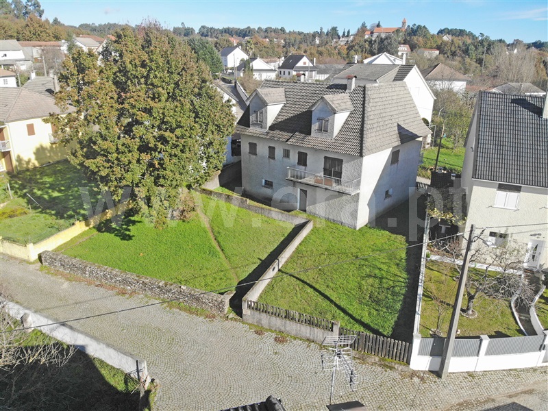Moradia Isolada T4 / Vila Nova de Paiva, Queiriga