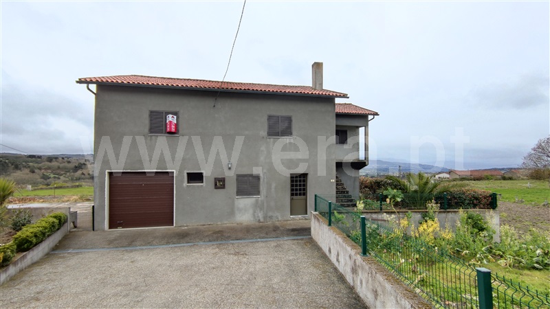 Moradia Isolada T5 / Chaves, Mairos