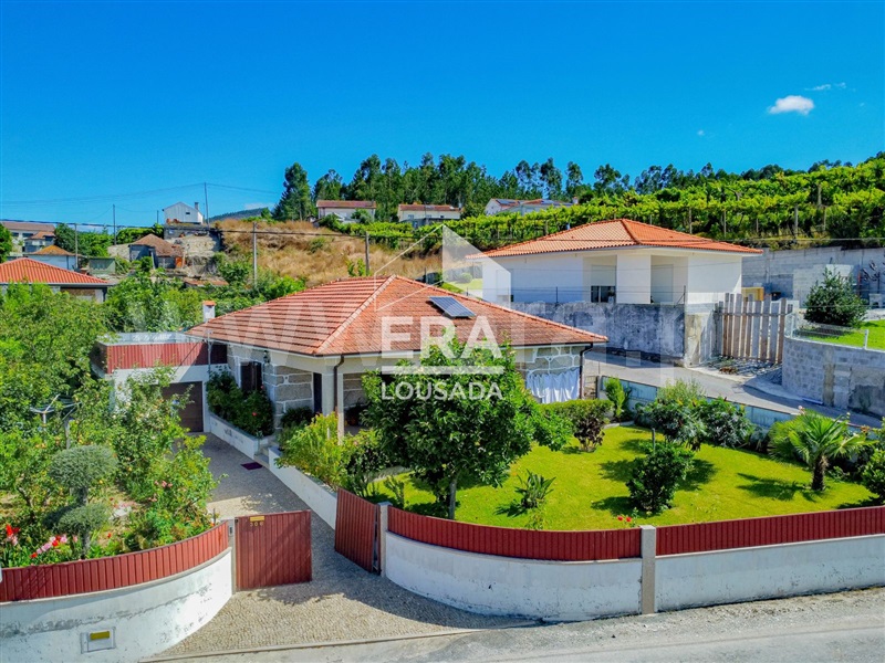 Moradia T2 / Lousada, Silvares, Pias, Nogueira e Alvarenga