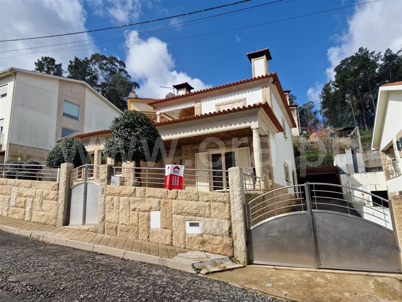 Moradia T3 / Amarante, Telões