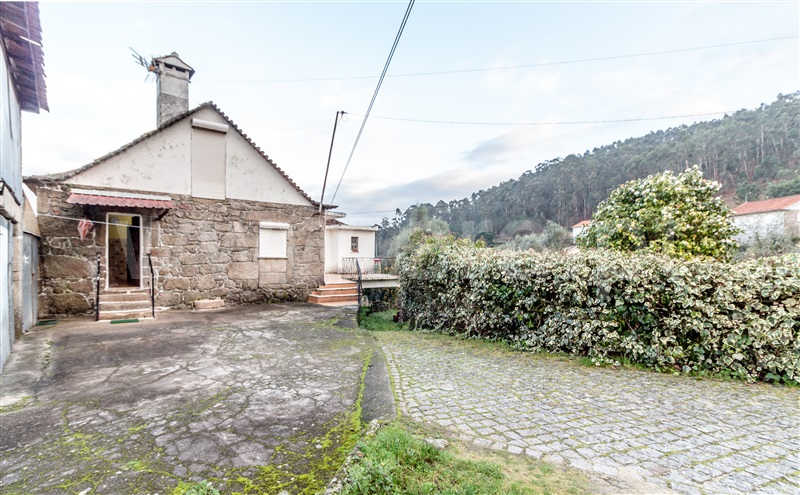 Moradia T3 / Barcelos, Cossourado