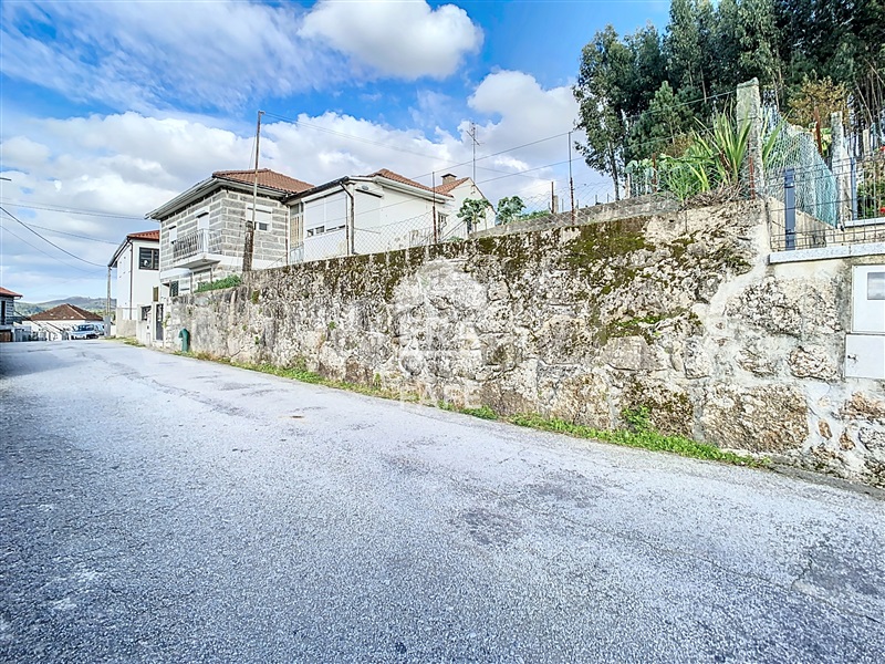 Moradia T3 / Fafe, Ardegão, Arnozela e Seidões