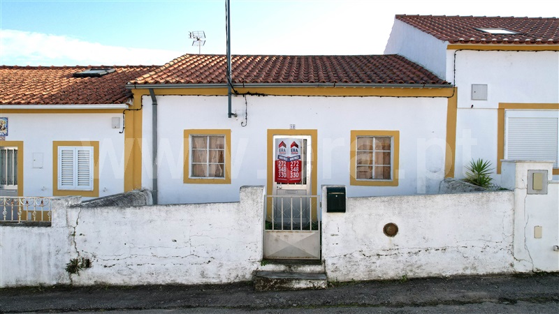 Moradia T3 / Nisa, Santana