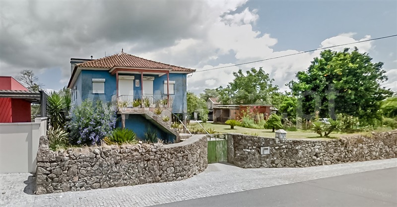 Moradia T4 / Barcelos, Campo e Tamel (São Pedro Fins)