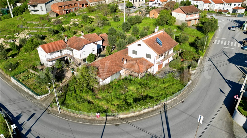 Moradia T4 / Carregal do Sal, Beijós
