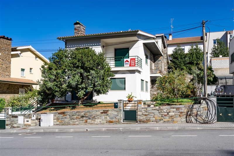 Moradia T5 / Bragança, Sé, Santa Maria e Meixedo