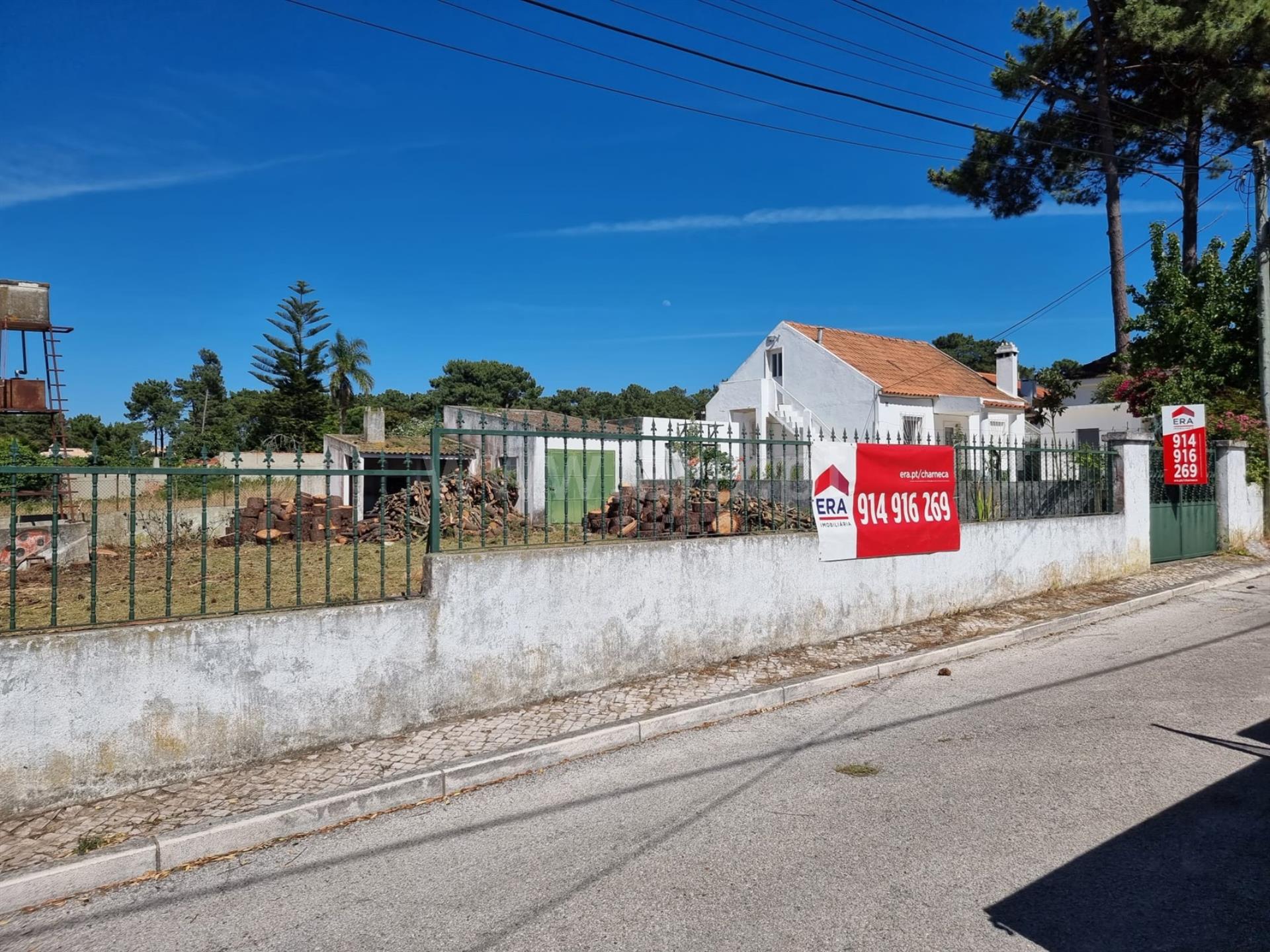 Land for sale in Almada, Portugal — €165,000