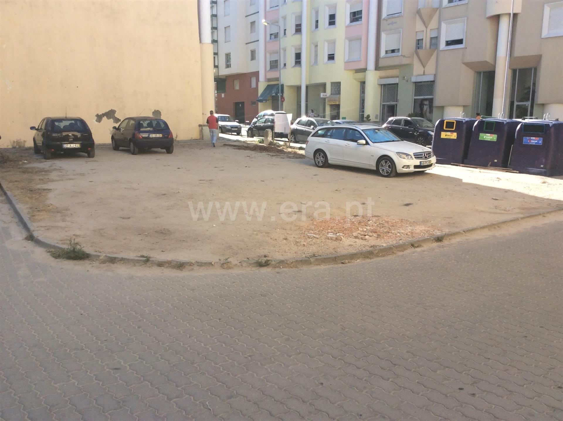 Land for sale in Almada, Portugal — €99,990