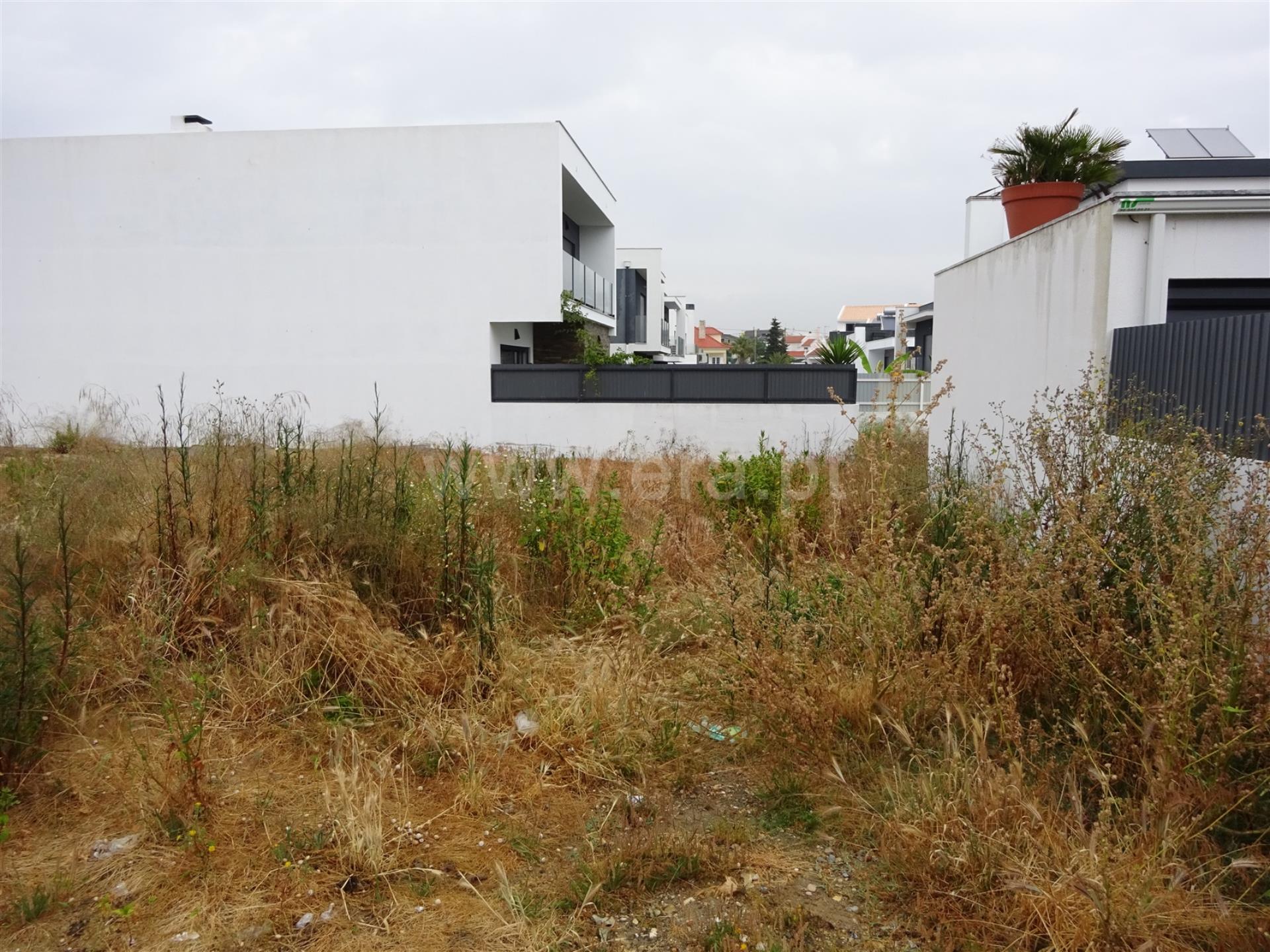 Land for sale in Almada, Portugal — €106,150