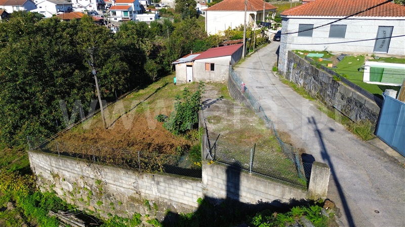 Terreno para Construção / Felgueiras, Airães